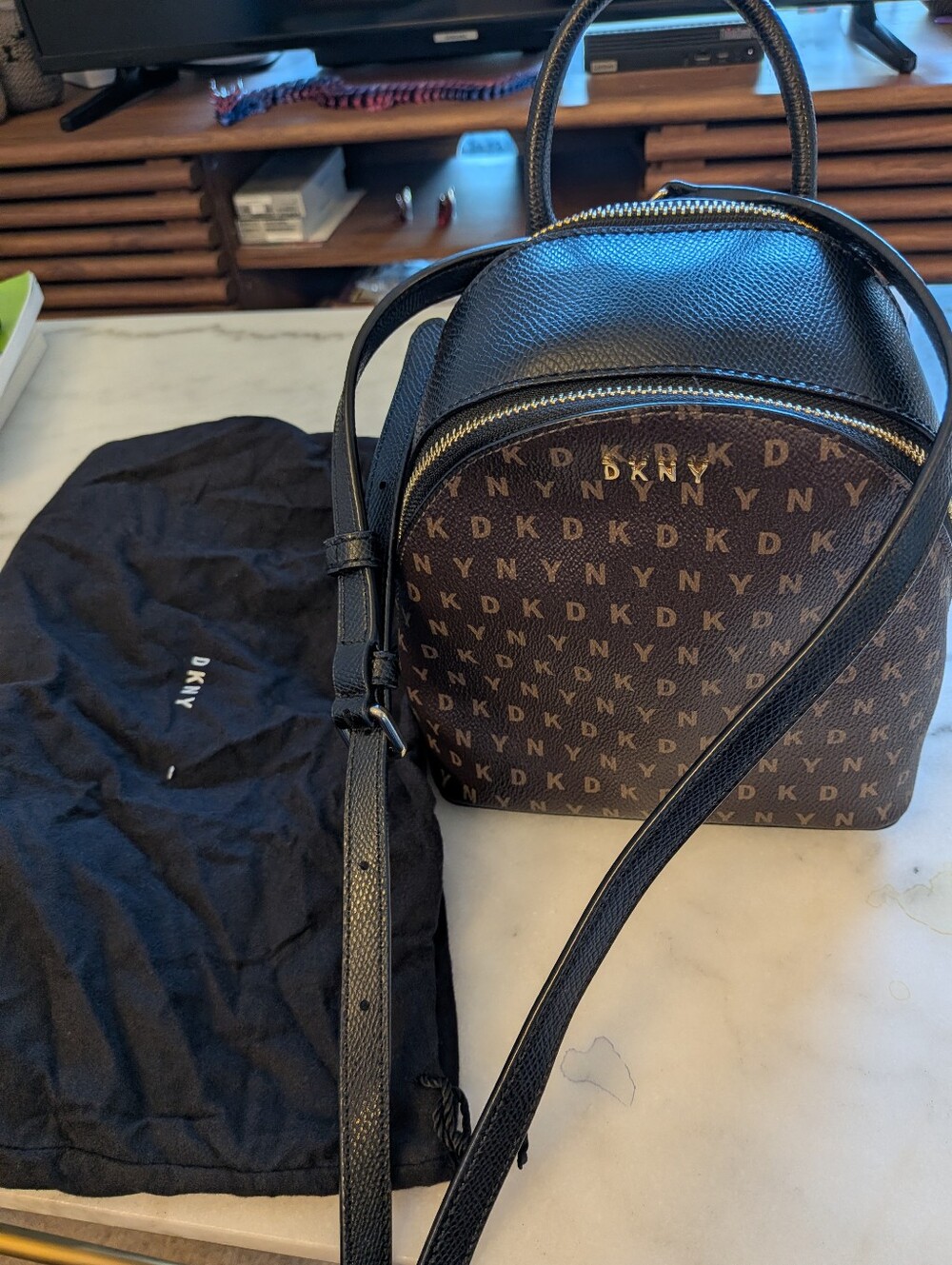 DKNY CROSSBODY & SHOULDER BAG